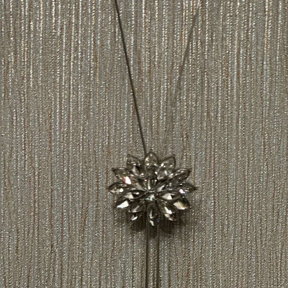 8 Necklaces & 7 Earrings - Picture 4 of 9
